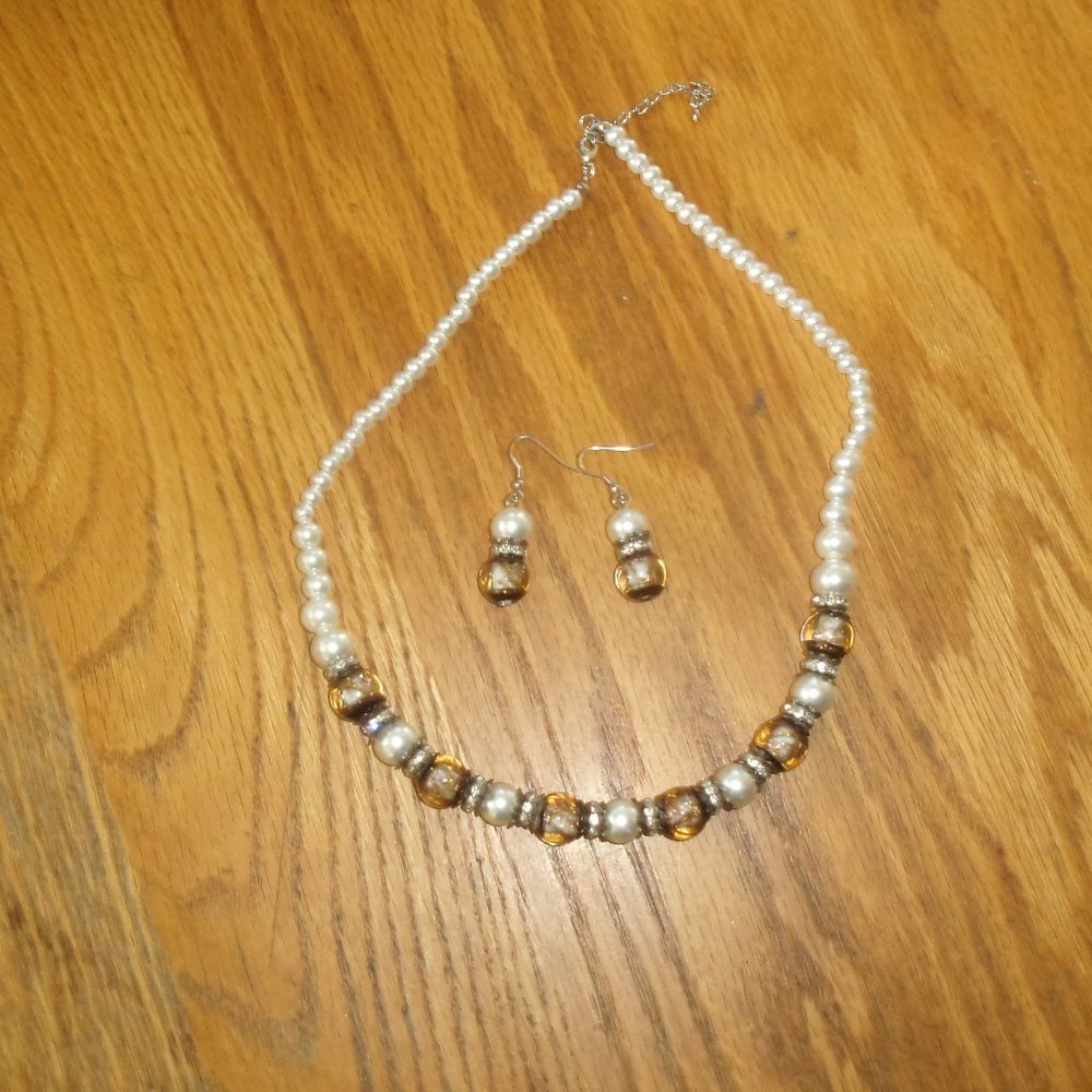 Necklace pierced earrings set silver tone pearls glitter glass rhinestones